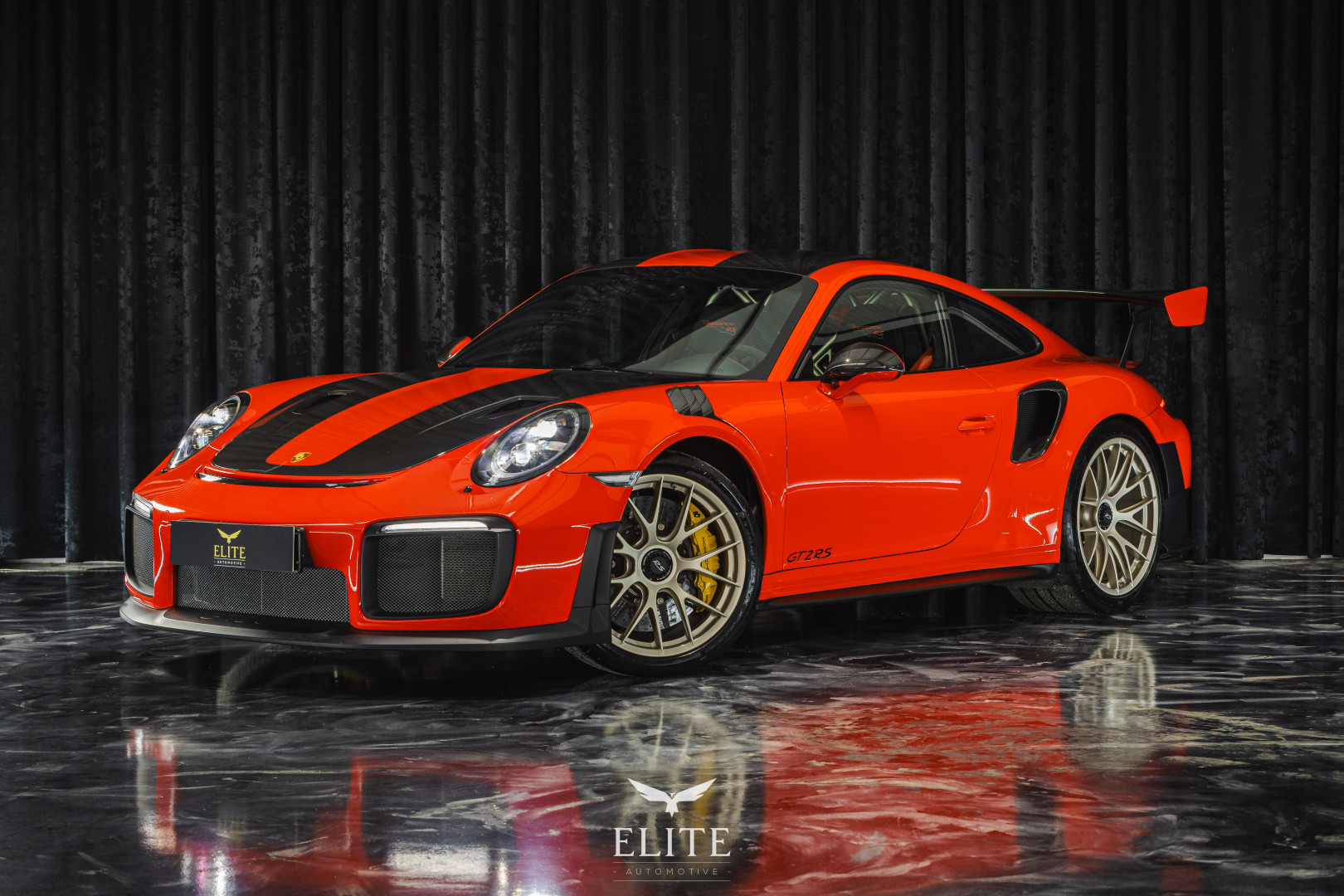 PORSCHE 911 GT2 RS Weissach Package